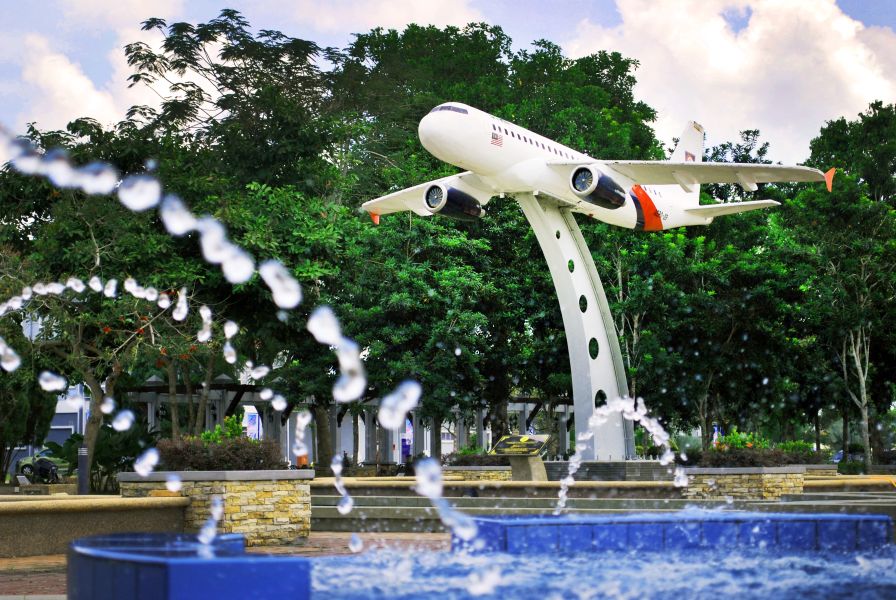 Menu_UTHM_aeroplane