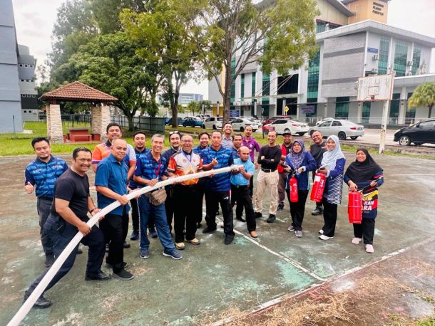 LATIHAN KEBAKARAN/LATIHAN PENGUNGSIAN BANGUNAN (FIRE DRILL) 